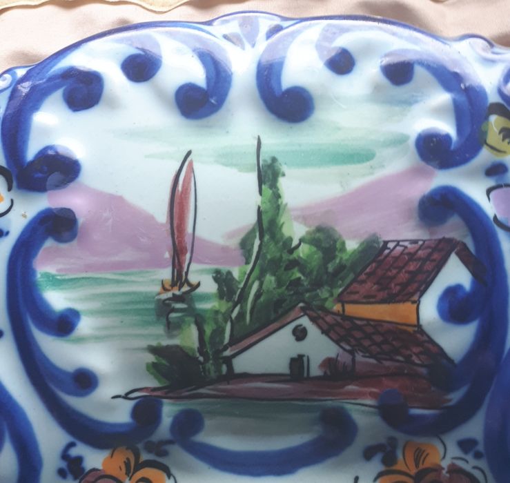 Prato decorativo cerâmica Alcobaça EPL  pintado à mão n. 334 anos 40