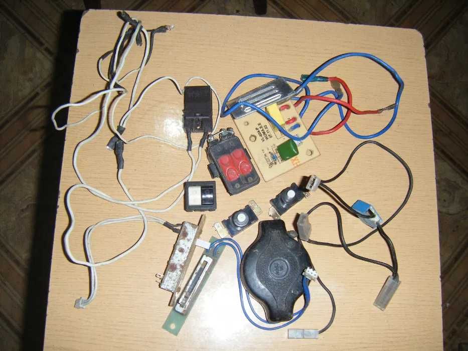 Stare Gniazda Puszki Automaty Przełącznik Wtyczki ebonit bakelit bakel