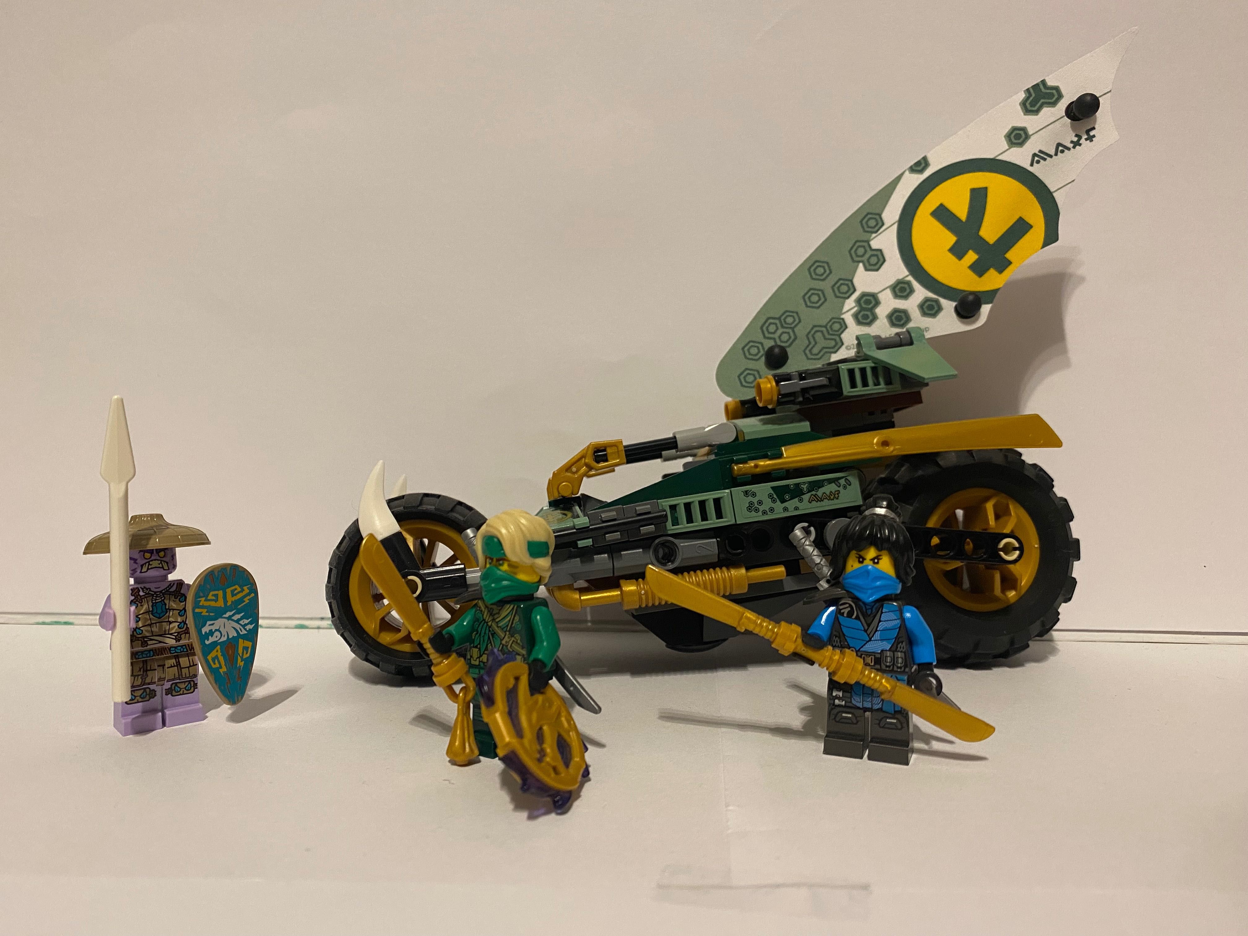 Lego Ninjago Dżunglowy Chopper Lloyda stan bdb kompletny