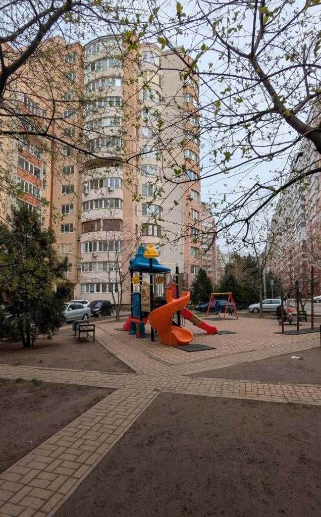 Продам 2-к кв-ру в кирпичном доме с газом на Радужном (3-105-889 ОФ)