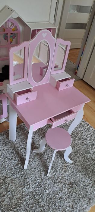 Toaletka dla dziewczynki