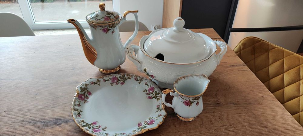 Porcelana Chodzież Złota Iwona. Waza, dzbanek