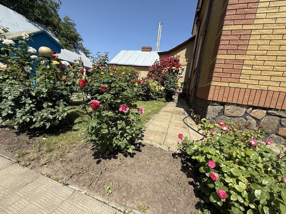 Будинок Слобода заходь та живи