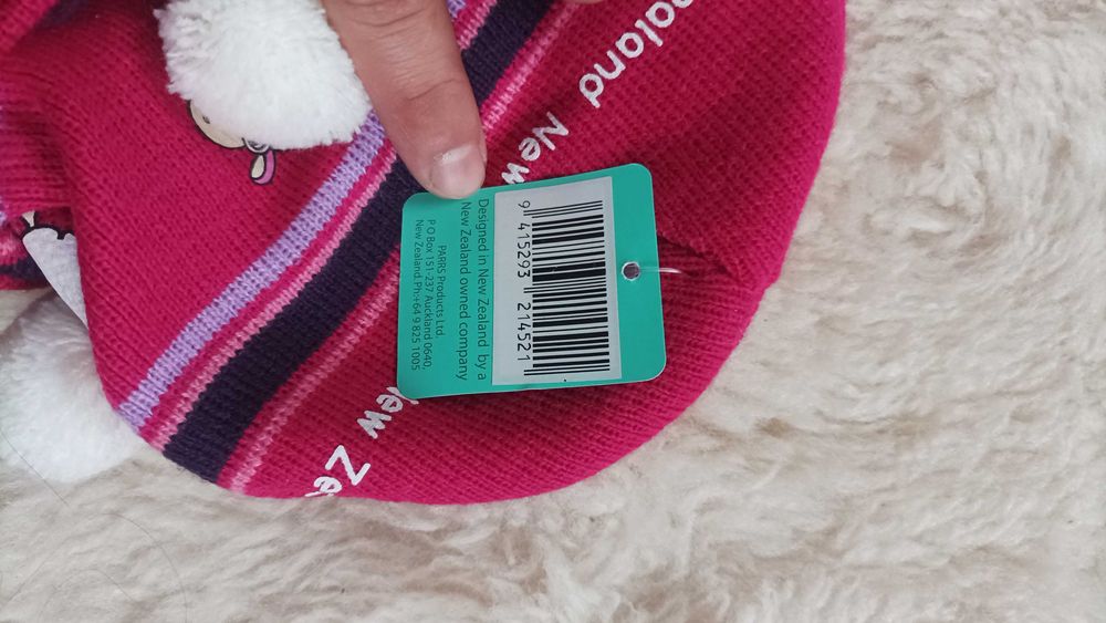 Дитяча шапочка з помпоном з вівцями - рожева