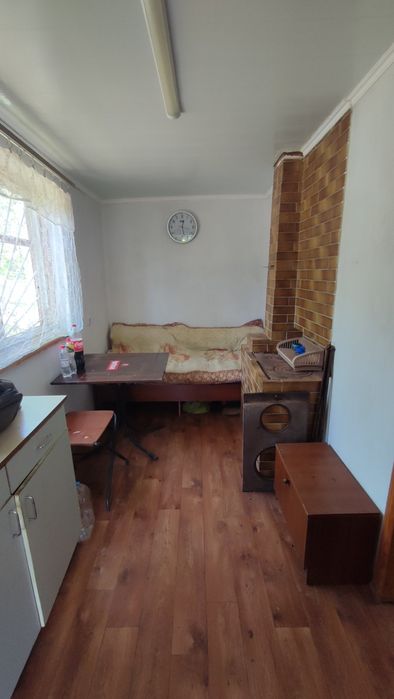 Продається дачний участок з будинком