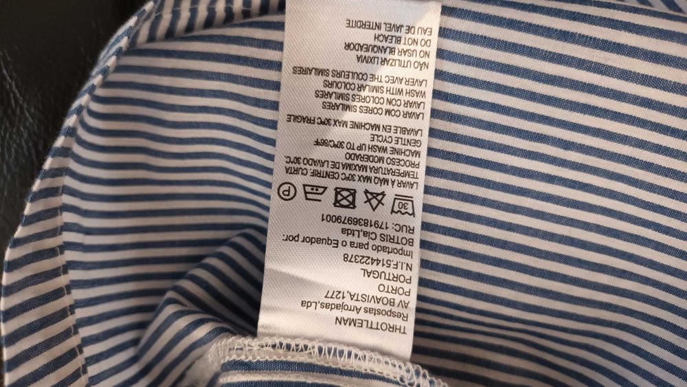 Blusa em azul e branco da Throttleman