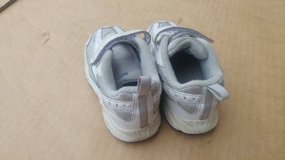 Nike buciki dla dziecka Nr 22,5 14,5 cm