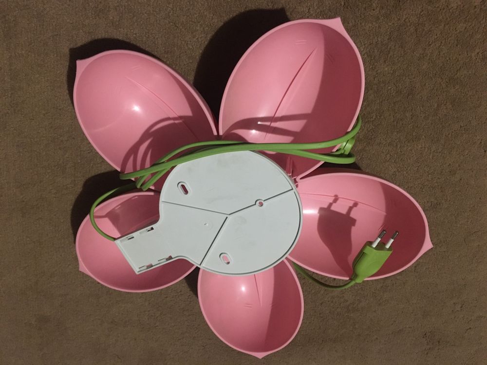 Lampa do pokoju dziecięcego- kwiatek IKEA