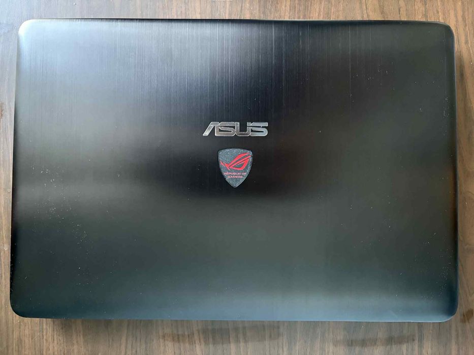 Laptop Asus 17’3