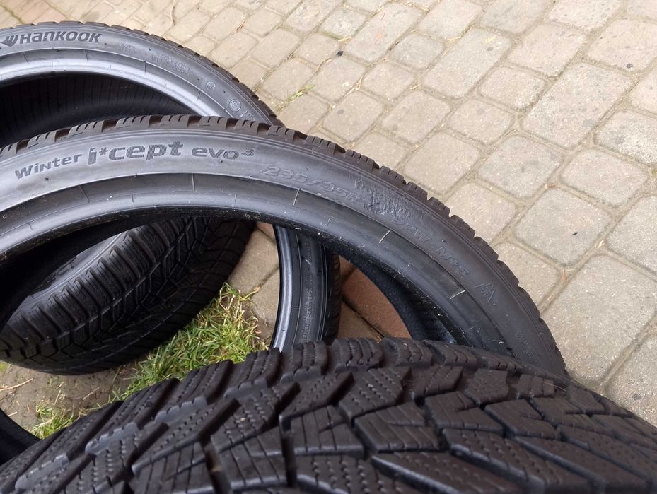 opony 4szt. 235/35/20 Hankook Winter i CEPT EVO 3 , 2021 rok