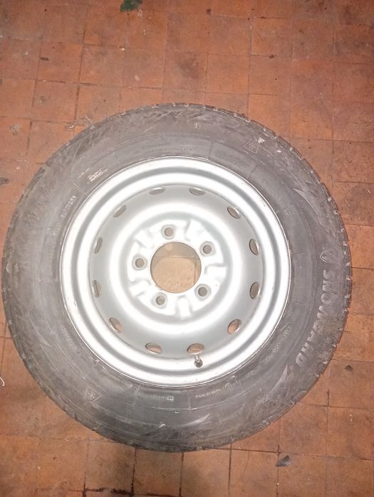 Продам шину з диском