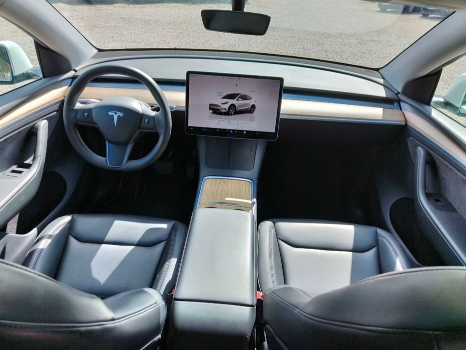 Tesla Model Y Long reng 82 kwh, 514 л с