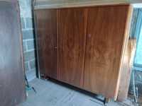 Drewniana szafa 3-drzwiowa do odnowienia