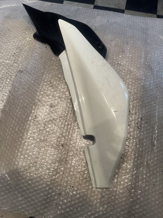 Honda XR 125 Bok Boczek Prawy Wypełnienie V339