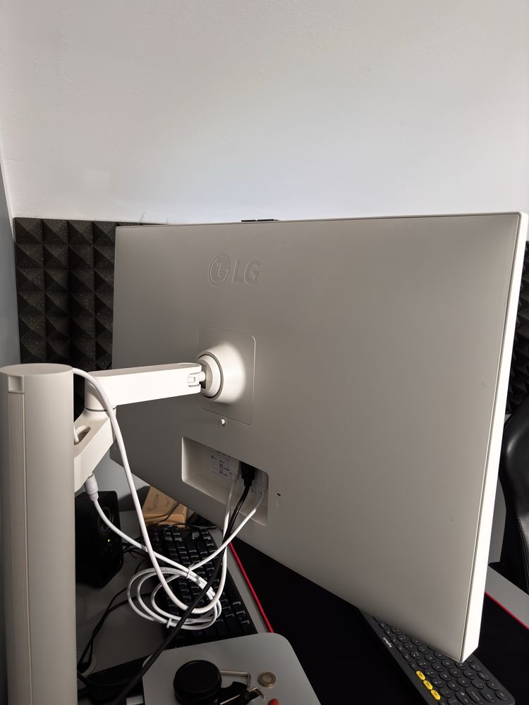 Monitor LG 32 cale,stan idealny -  4k LG Smart 32SQ780S-W 32