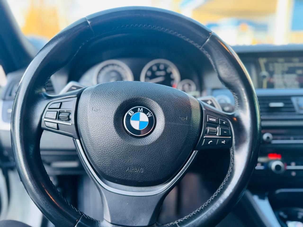 Легковой автомобиль BMW