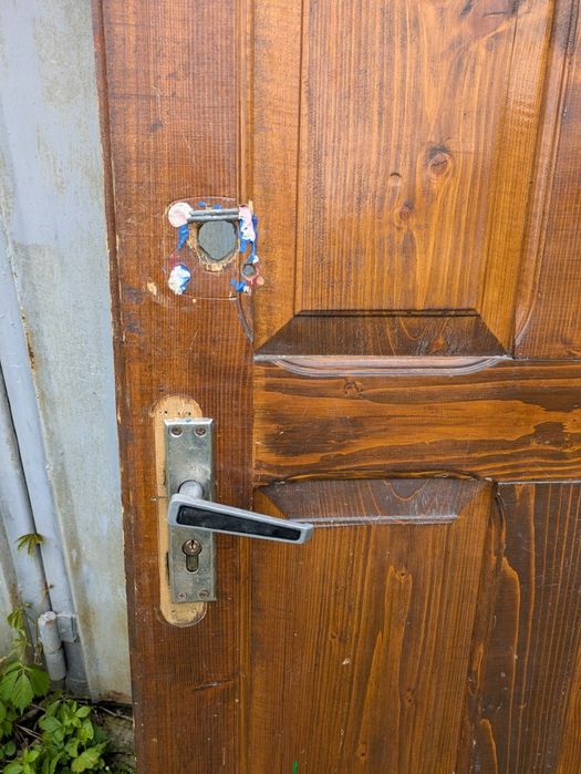 Двері дерев'яні з коробкою, вхідні