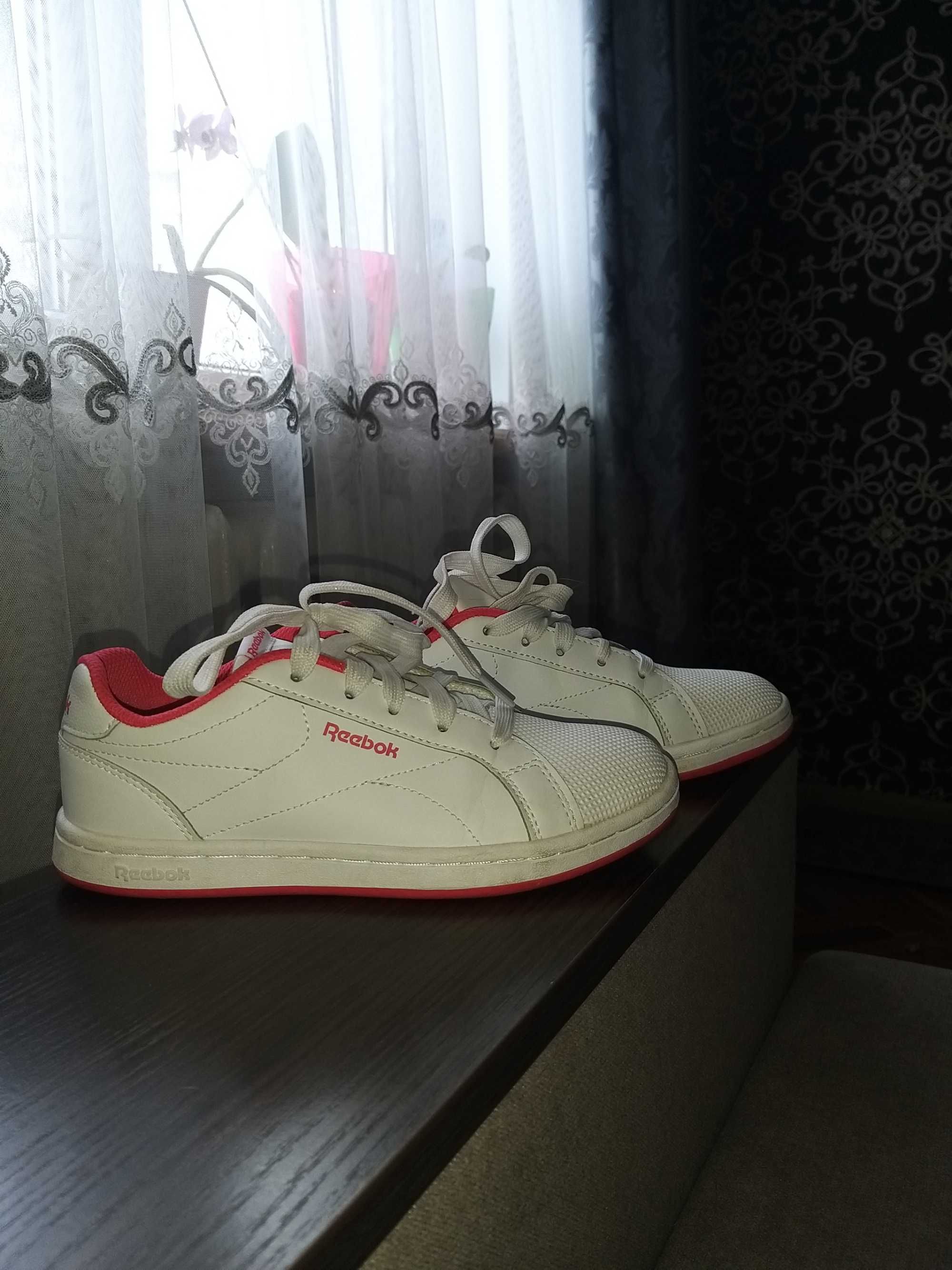 кроссовки Reebok