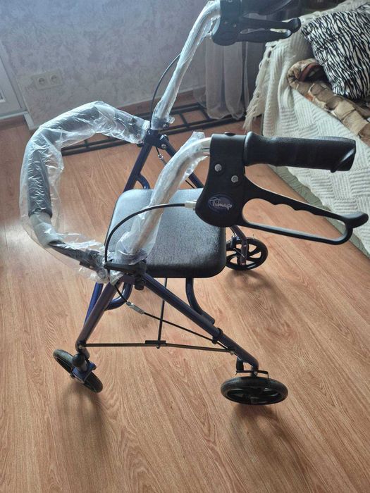 Ходунки для допослих (Ролатор)