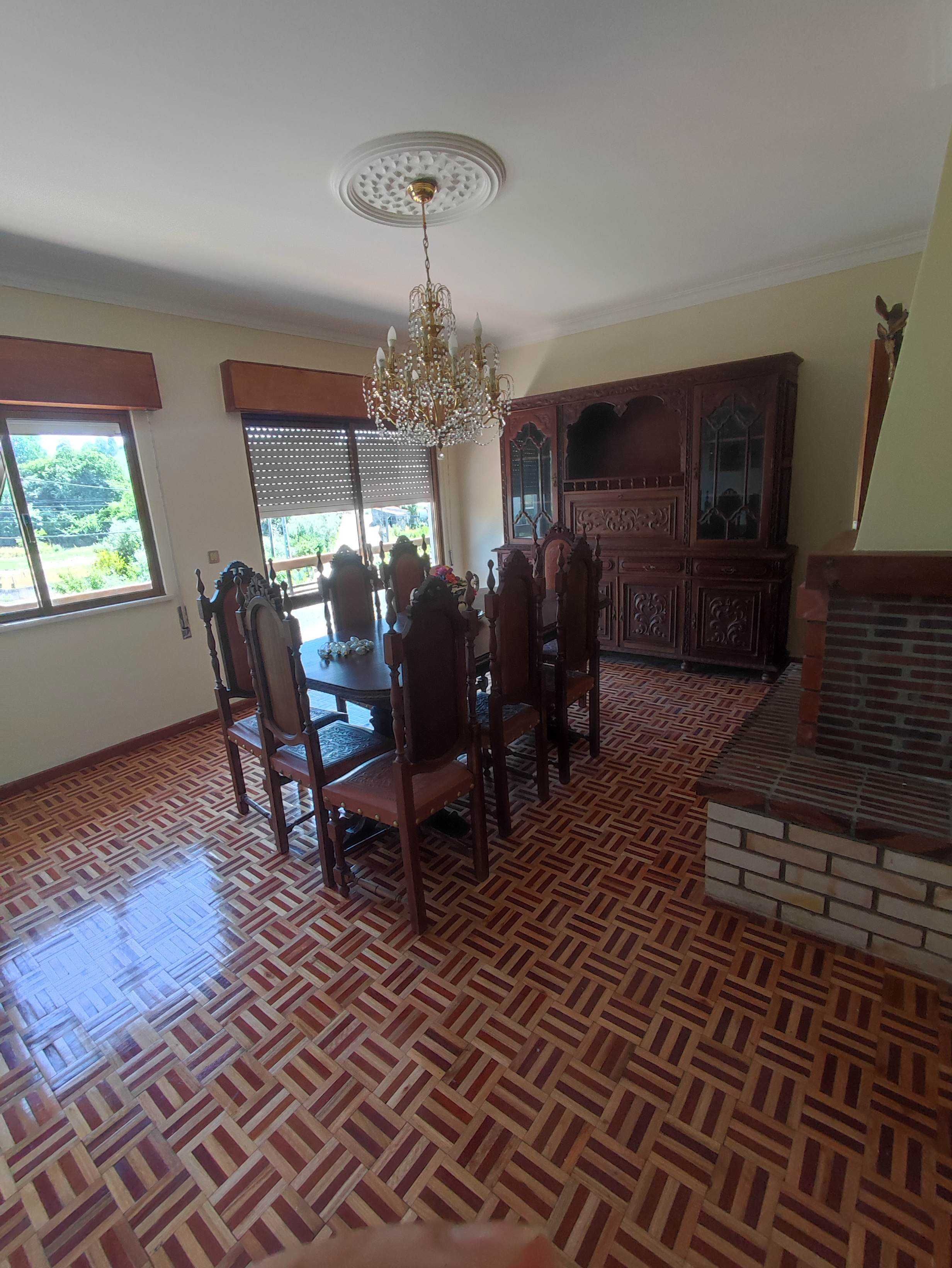 Arrenda-se andar de moradia T3
