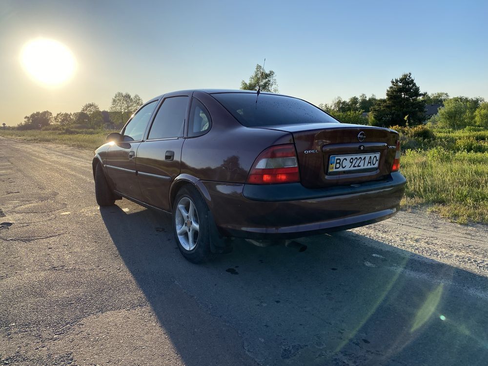 Opel Vectra B 1.8 бензин Опель Вектра б