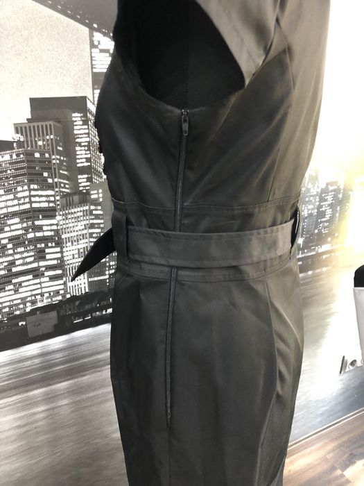 Czarna biurowa elegancka sukienka