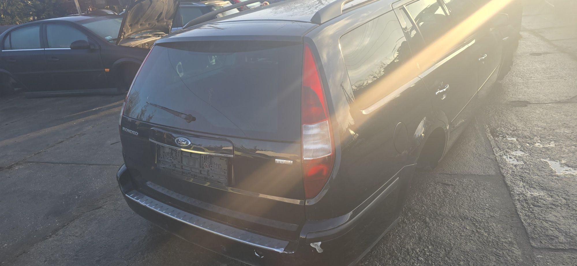 Drzwi  klapa sanki G 0 Ford Mondeo MK3 2,0 kombi części