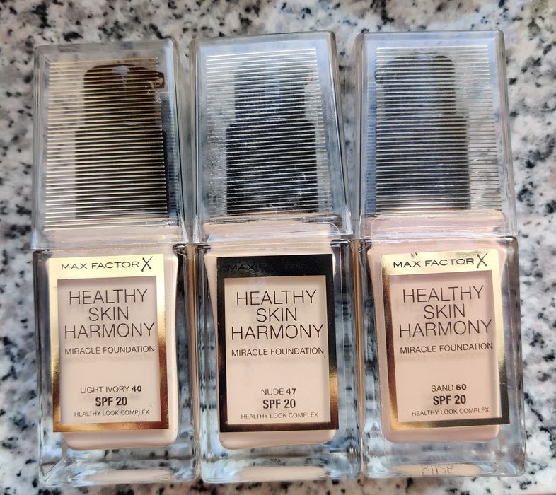 Max Factor Healthy Skin zestaw podkład light ivory 40 nude 47 sand 60