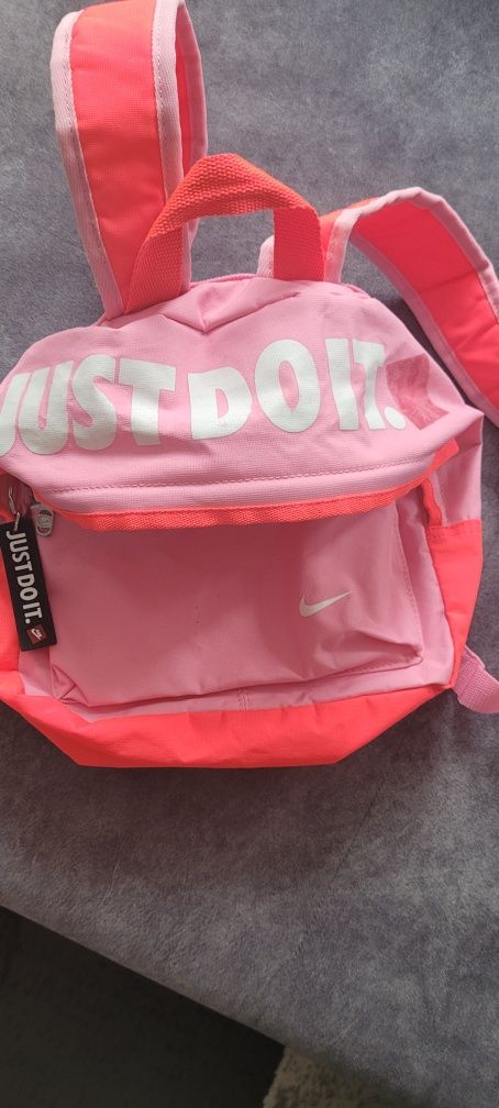 Plecak Nike dziewczęcy
