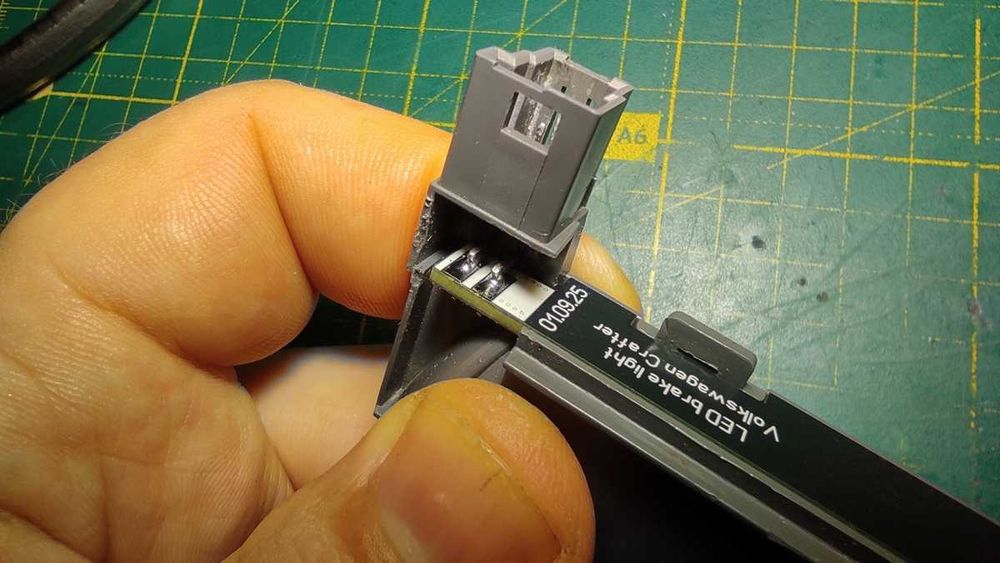 Плата стоп сигнал на Volkswagen Crafter код A9O68200456 2E0945097