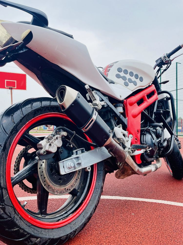 Hyosung GT 650 R 2012 с доками инжектор