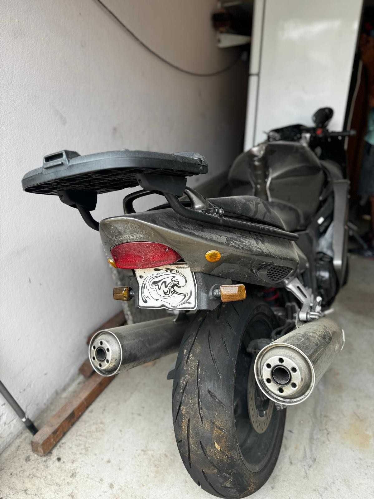 Honda CBR1100XX Peças