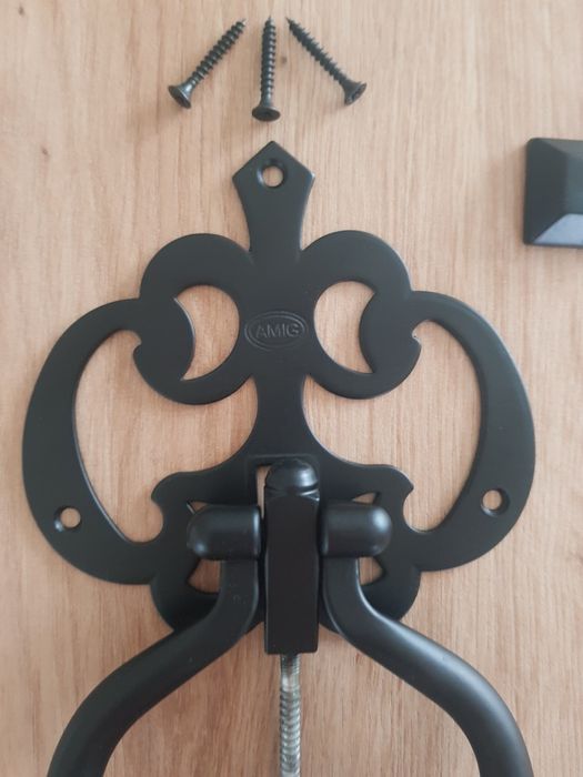 Kołatka do drzwi czarna korona