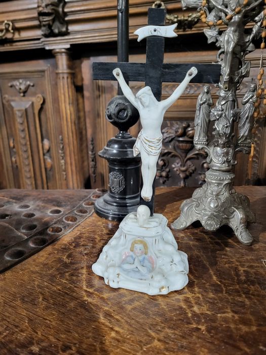 Stara pasyjka porcelanowy Anioł