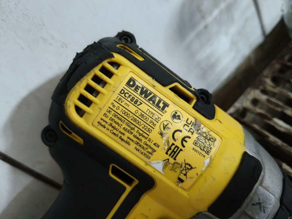 DeWalt dcf887 zakretarka 18v
