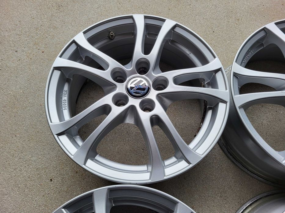 [627] Felgi aluminiowe 16 Cali 5x112 ET45 VW Passat Golf Touran Sharan