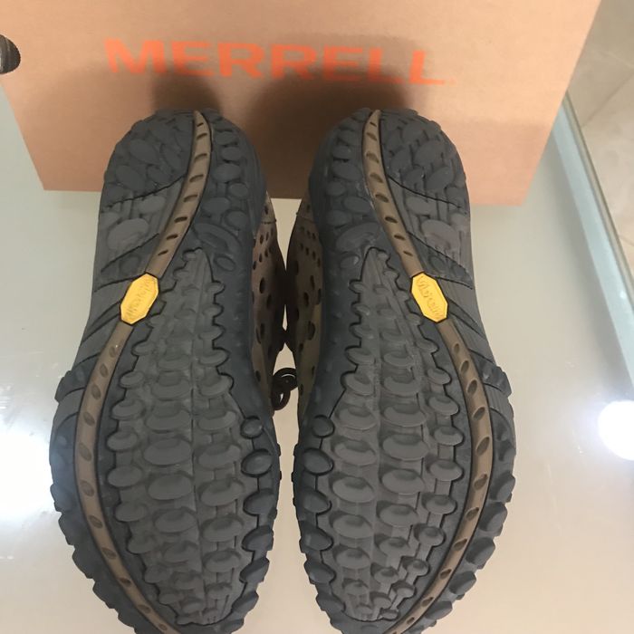 Tenis da marca Merreli