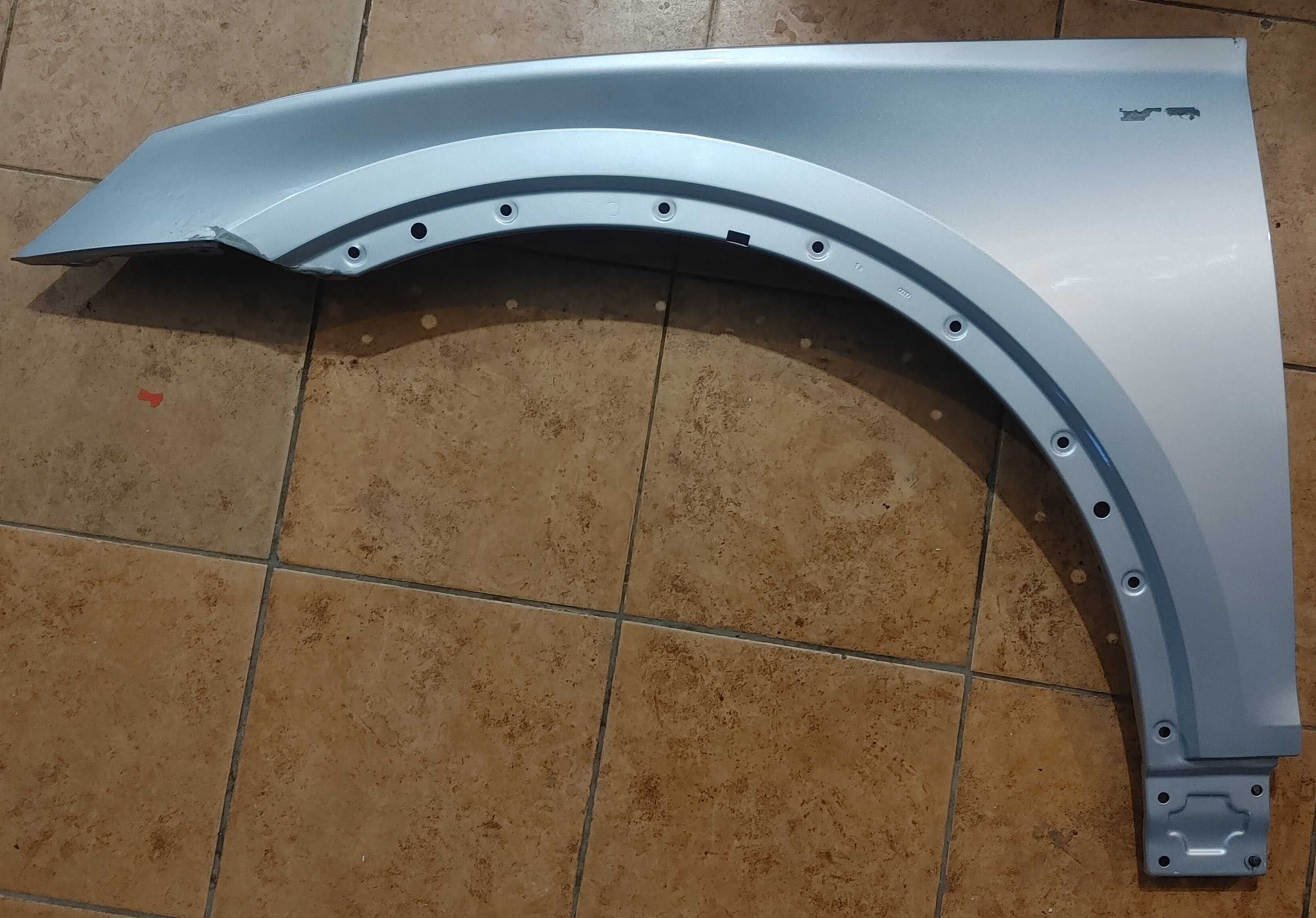 Audi q5 FY 45 TFSI 20r- błotnik lewy 80A821105A