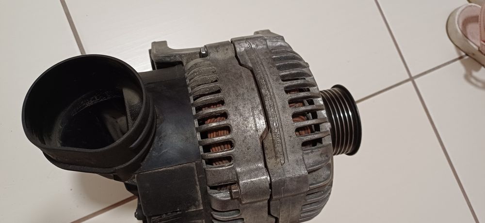 Alternator Audi A8 D2 4.2 Abz