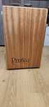 Cajón Electroacustico Pratley Performer CJ02