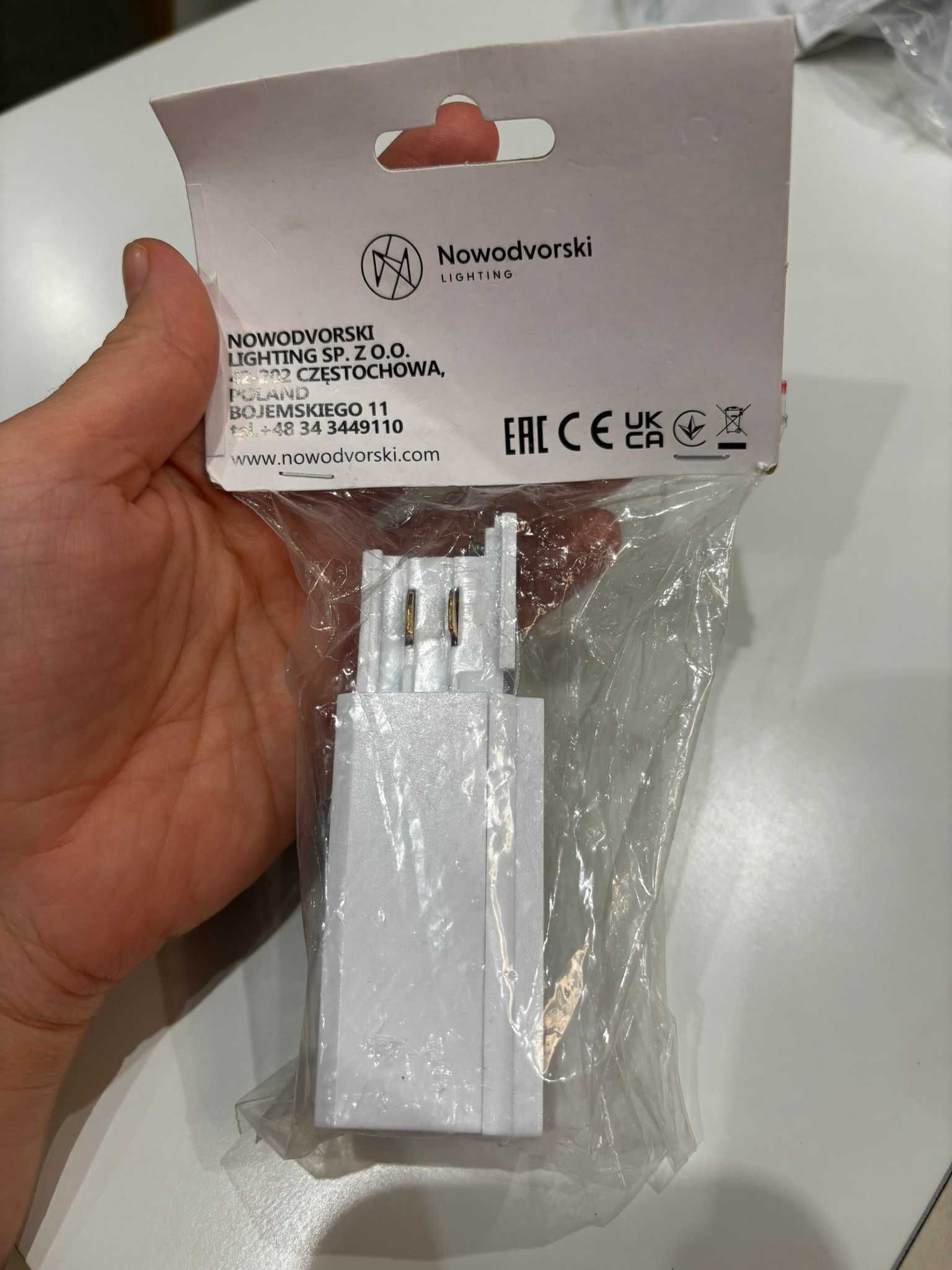 Nowodvorski - końcówka zasilająca prawa biała, model 8712