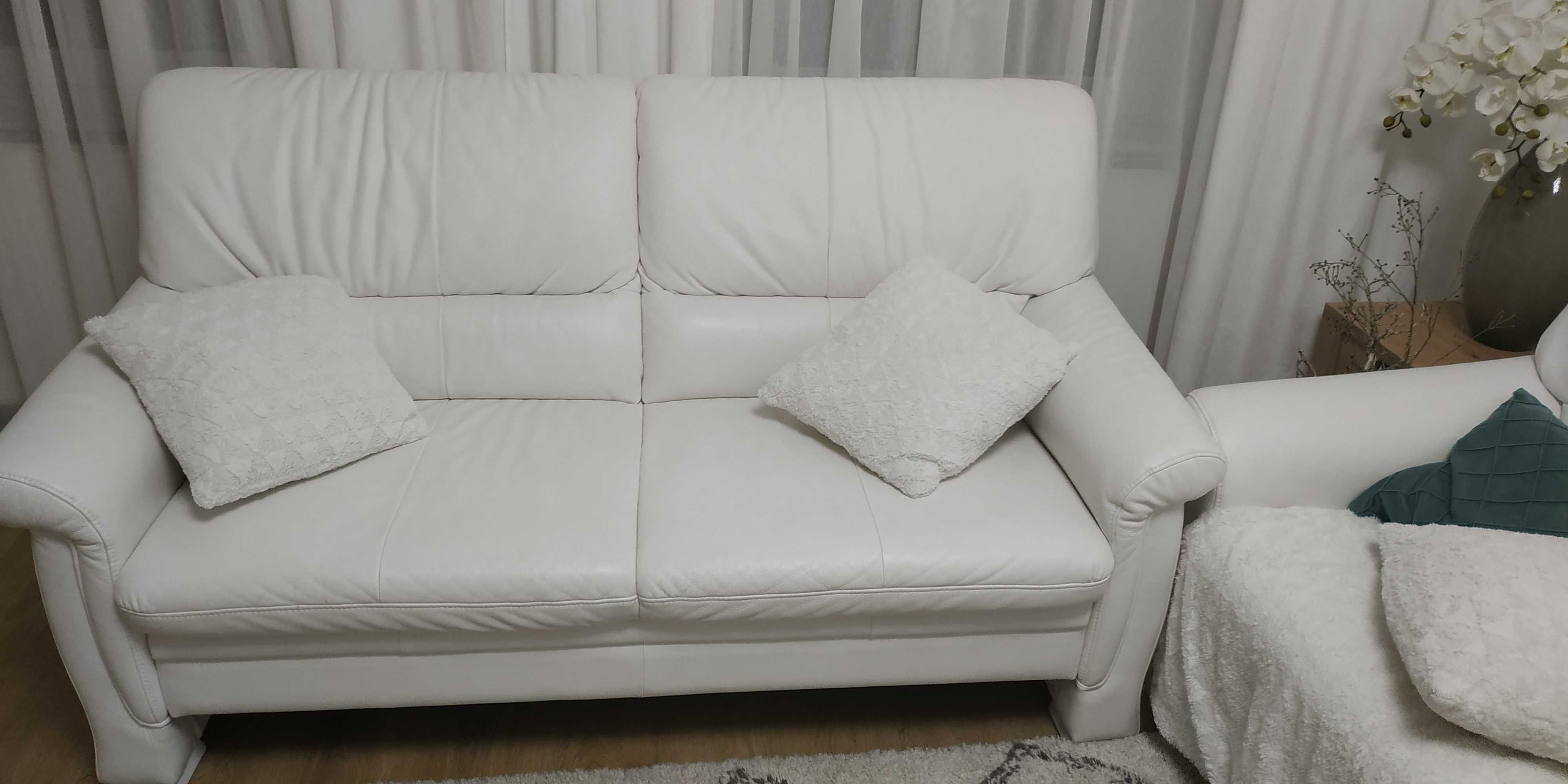 Biała kanapa ze skóry naturalnej