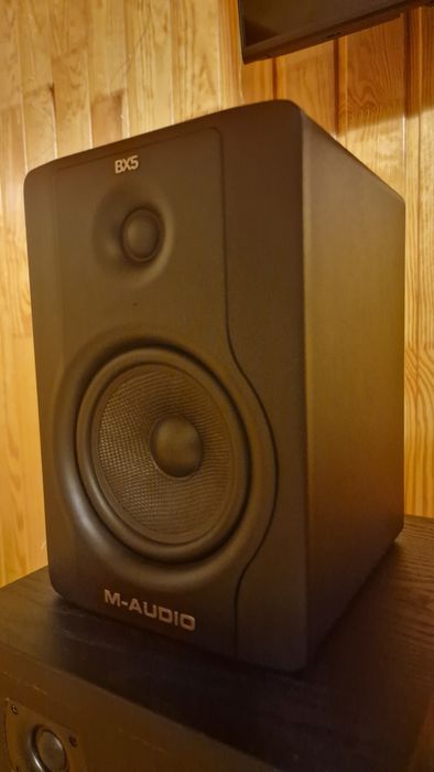 Студійні активні монітори m-audio bx5 d2