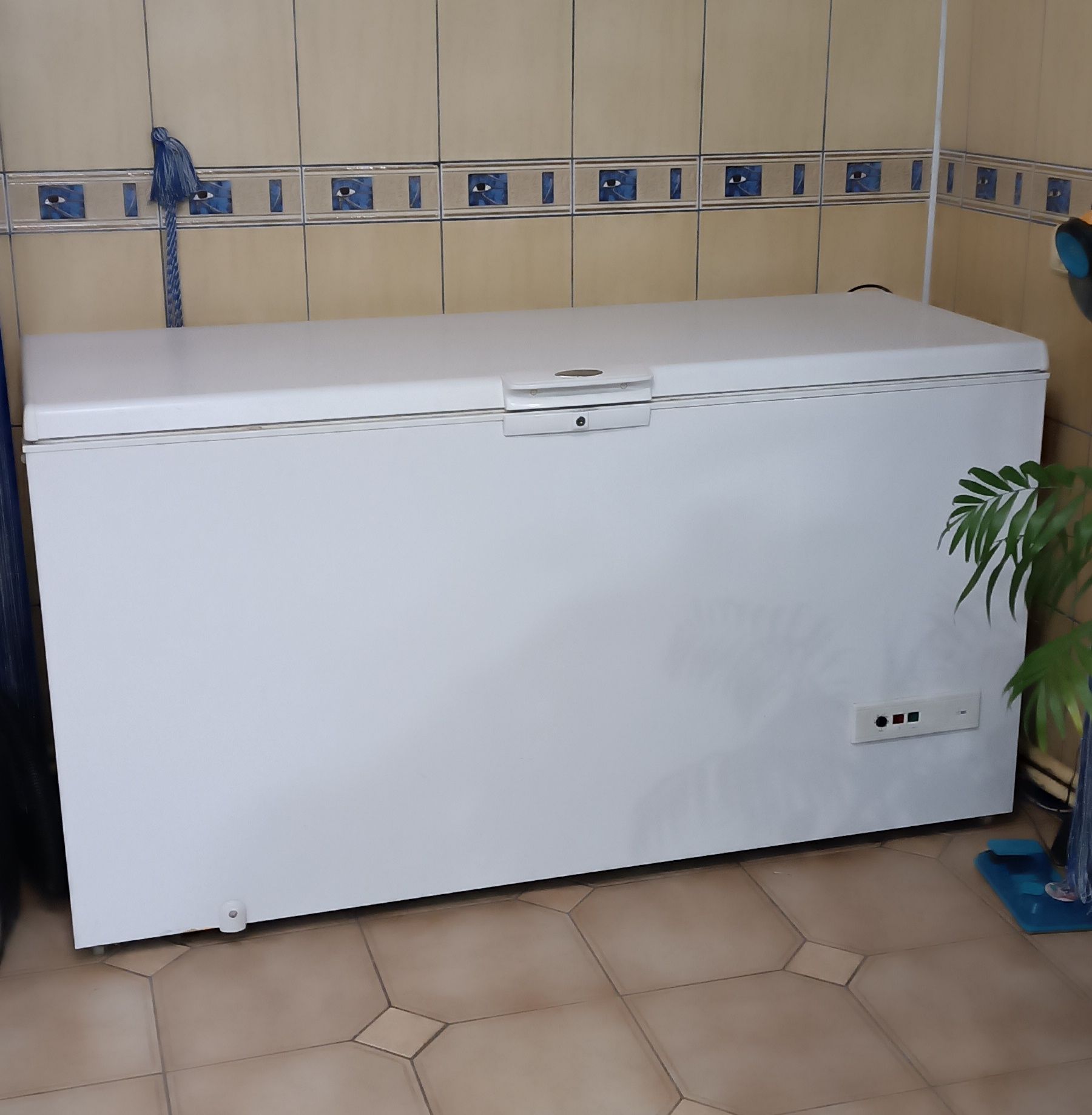 Морозильна камера Whirlpool 500л.