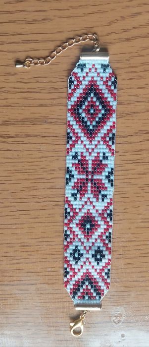 Прикраси з Чеського бісера