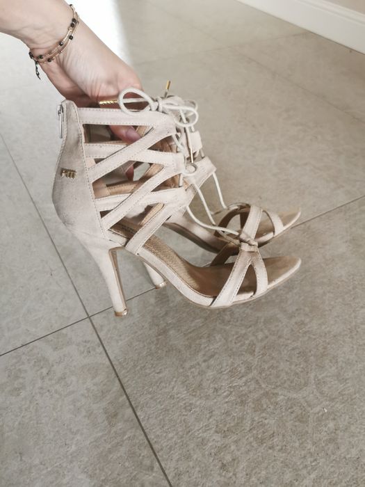 Prima moda beżowe sandały szpilki 38 obcas wiązane eleganckie wesele