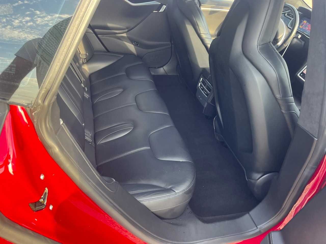 Салон Tesla S Тесла С рестайл, Tesla S Plaid