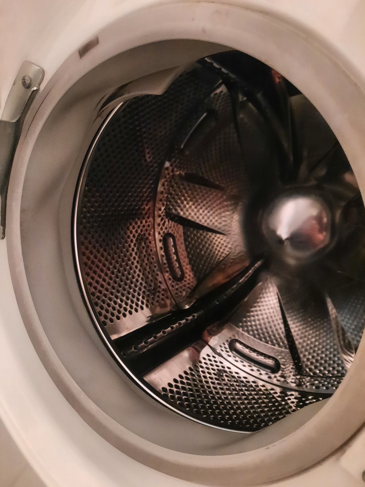 Пральна машина :Indesit W 105 TX