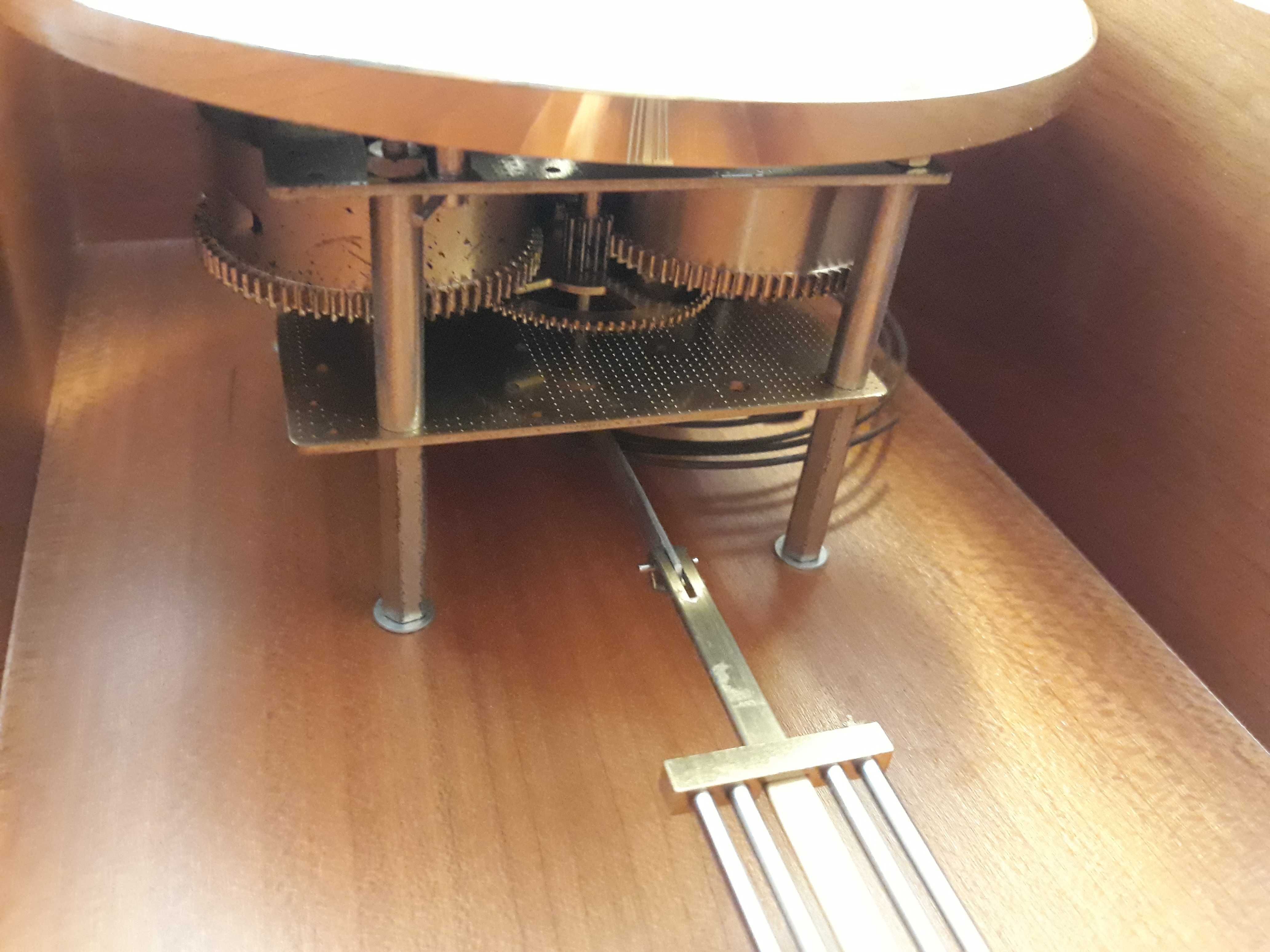 Zegar nowoczesny mechaniczny ścienny Hermle drewniany z wahadłem