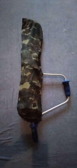 Ледобур для риболовлі або інших потреб .